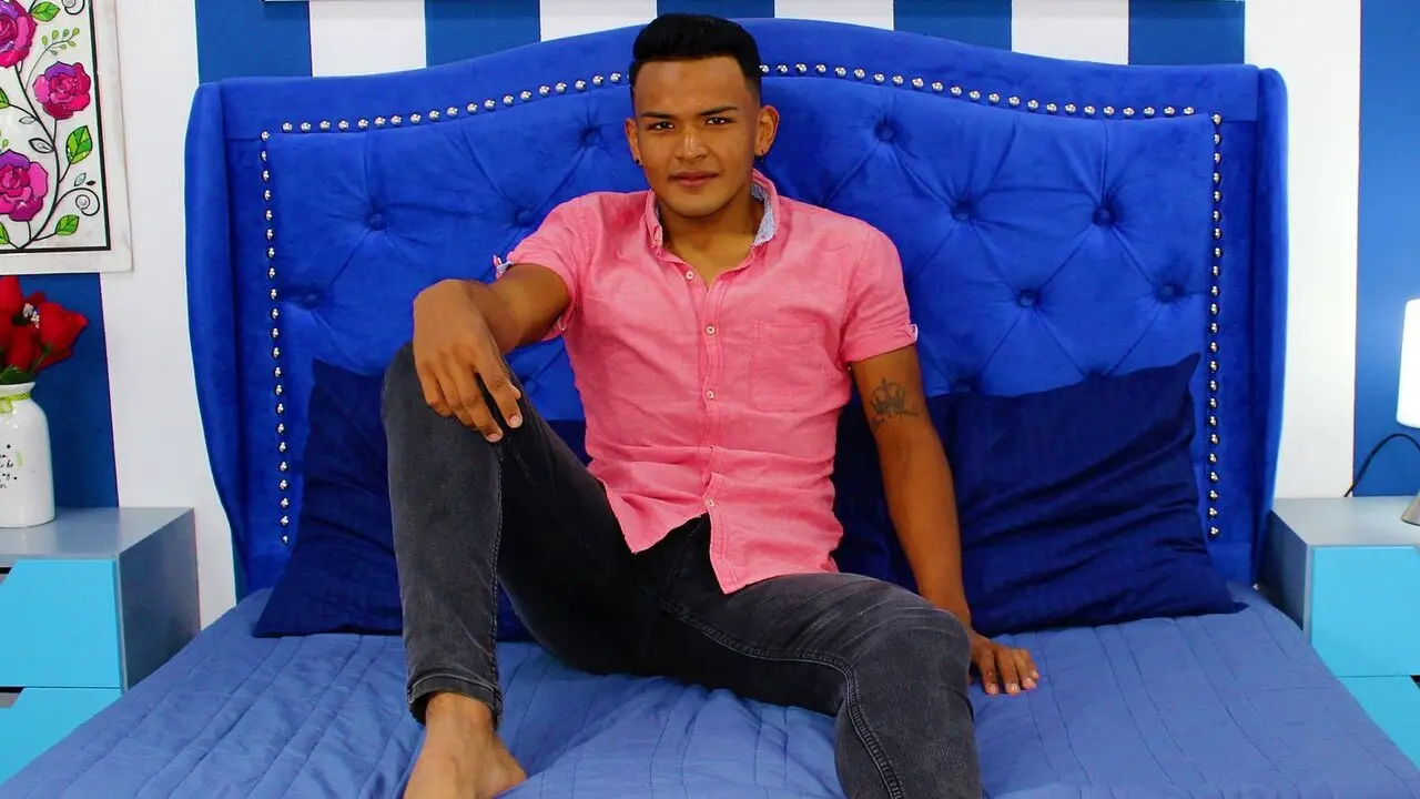 Join GinoParquer’s Live Webcam Show