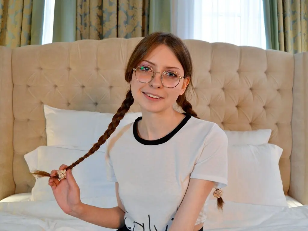Join GraceRoads’s Live Webcam Show