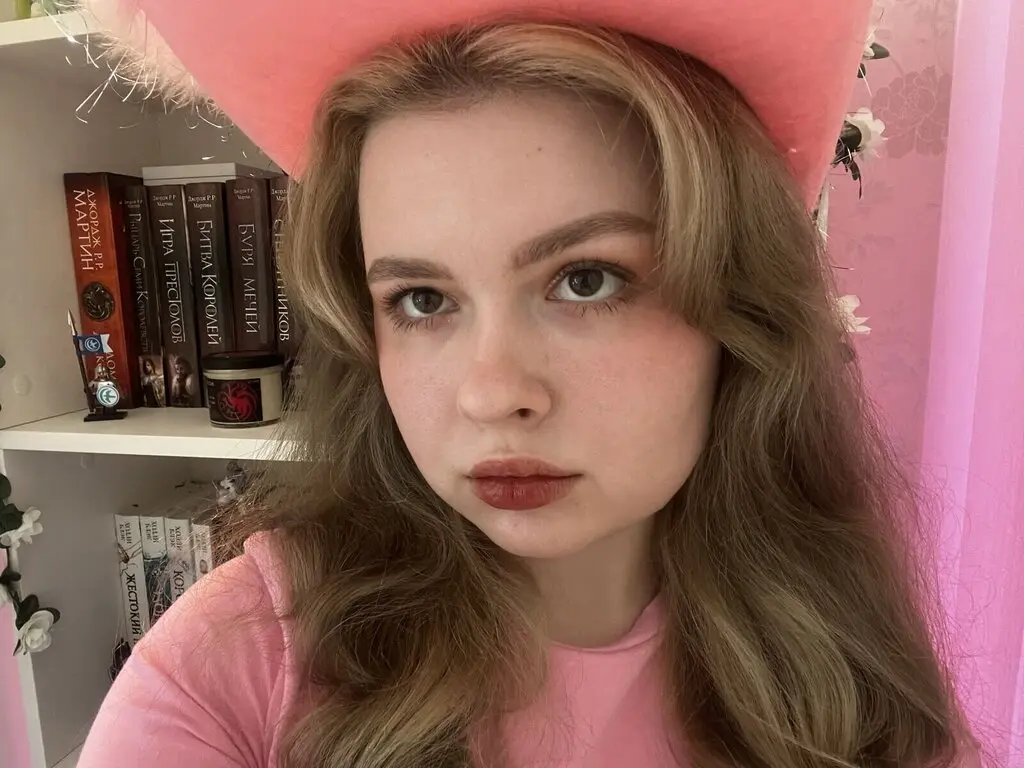 Join HaleySun’s Live Webcam Show