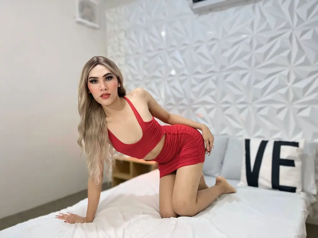 Join HannaVerlinton’s Live Webcam Show