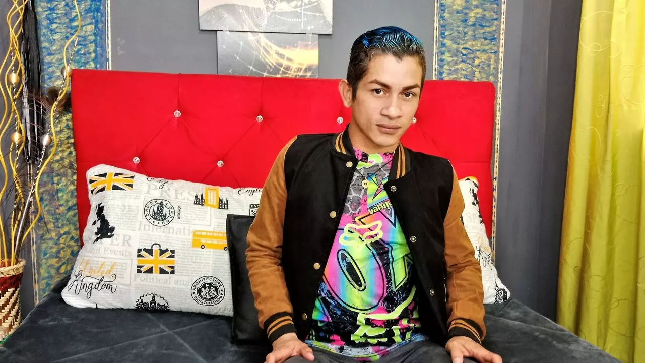Join HarolSmith’s Live Webcam Show