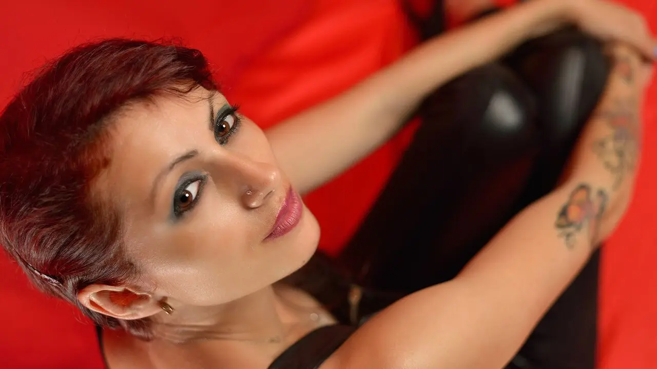 Join HelenElen’s Live Webcam Show