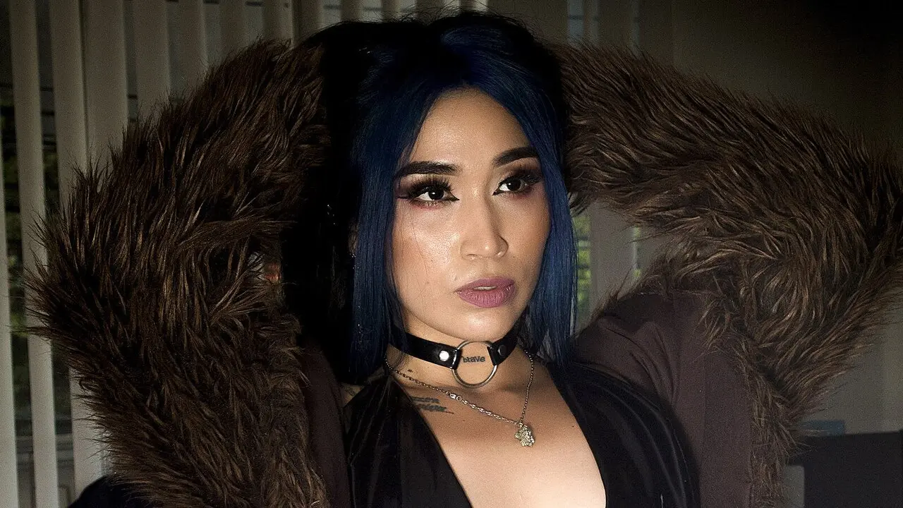 Join HelenRois’s Live Webcam Show