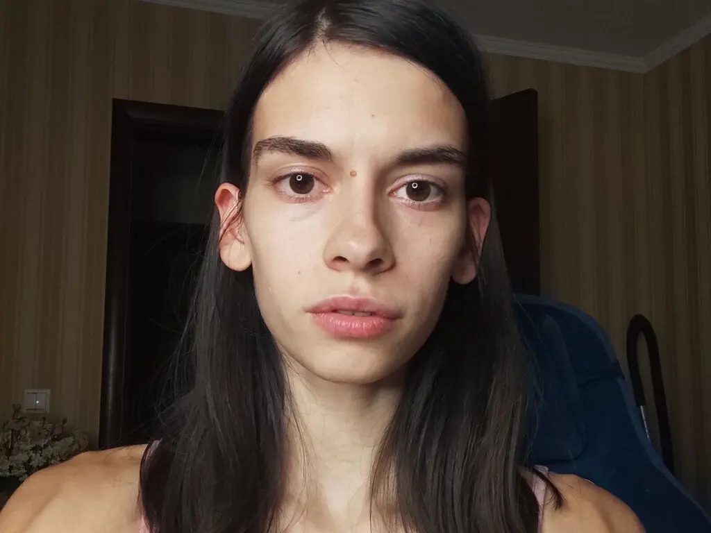 Join HeleneOnitsuka’s Live Webcam Show
