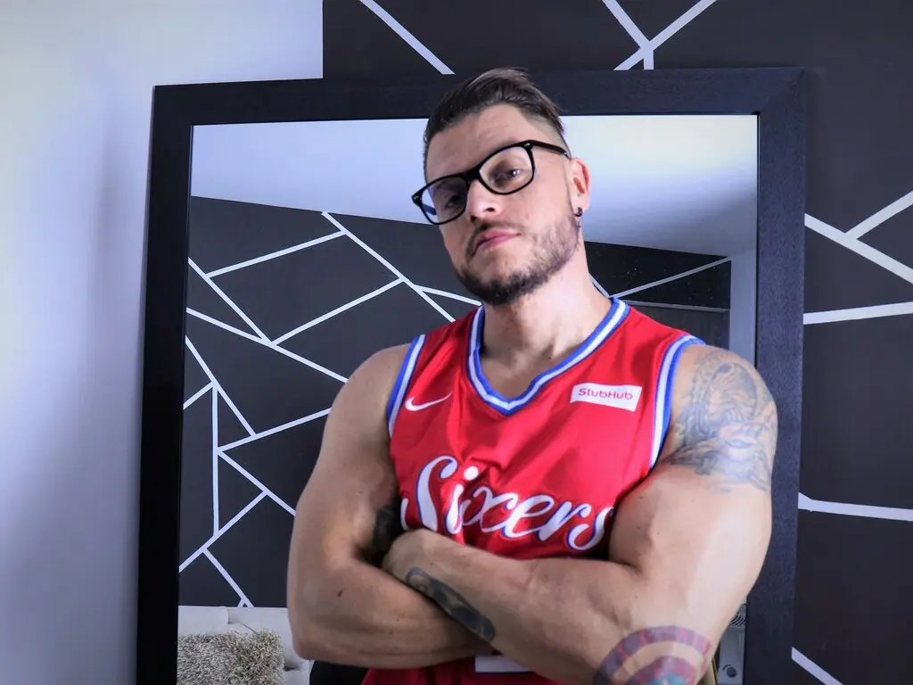 Join IanKlein’s Live Webcam Show