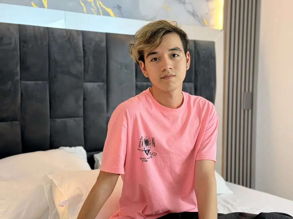 Join IronDante’s Live Webcam Show