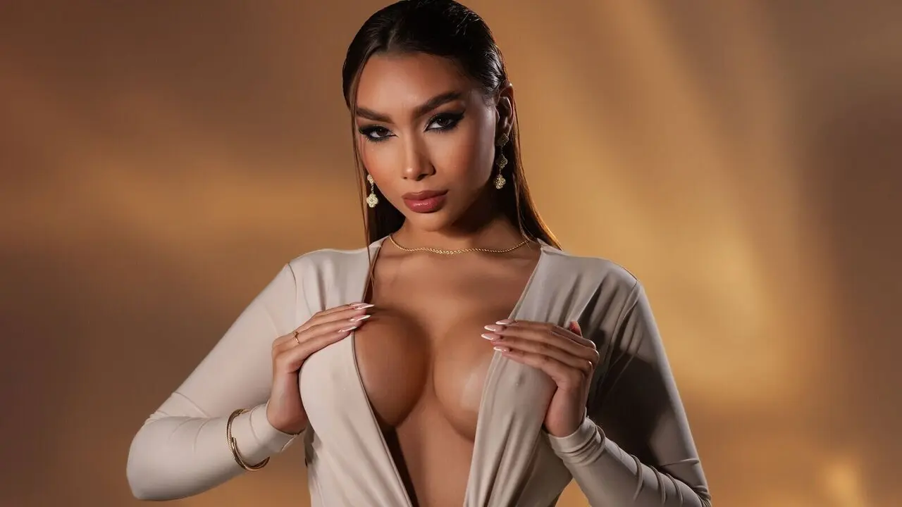Join IsabelaPalomino’s Live Webcam Show