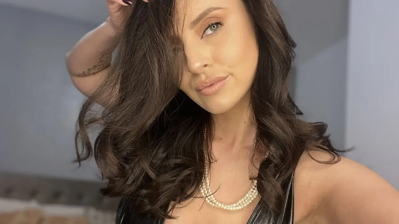 Join IvonaZedler’s Live Webcam Show