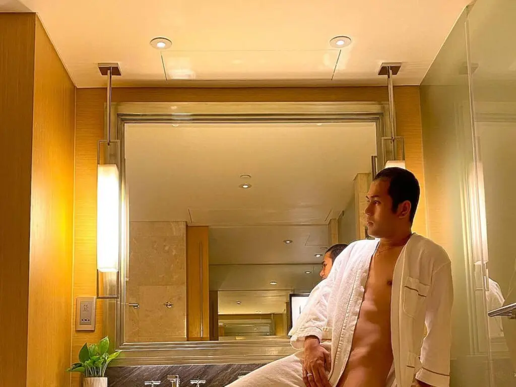Join JasonAsti’s Live Webcam Show