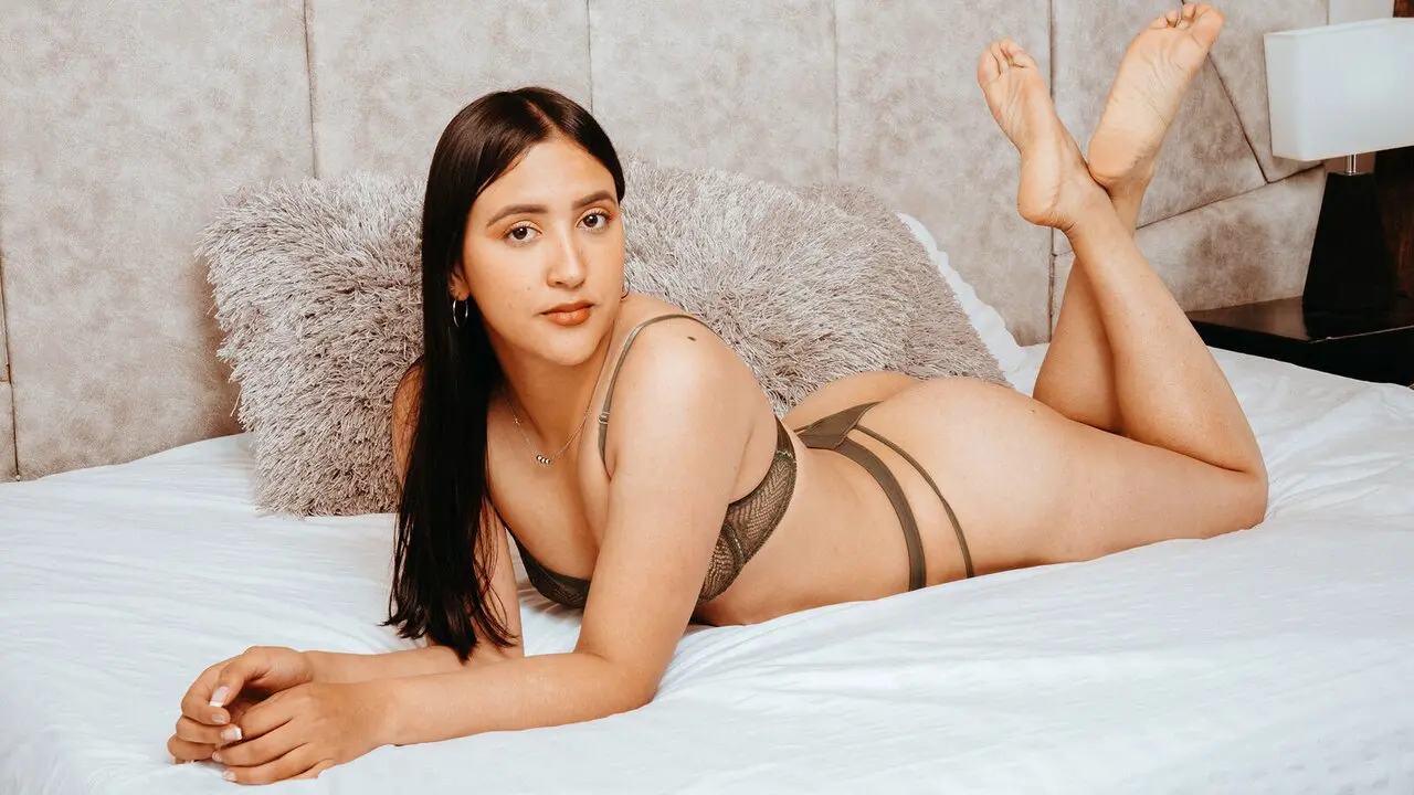 Join JennyMiyer’s Live Webcam Show