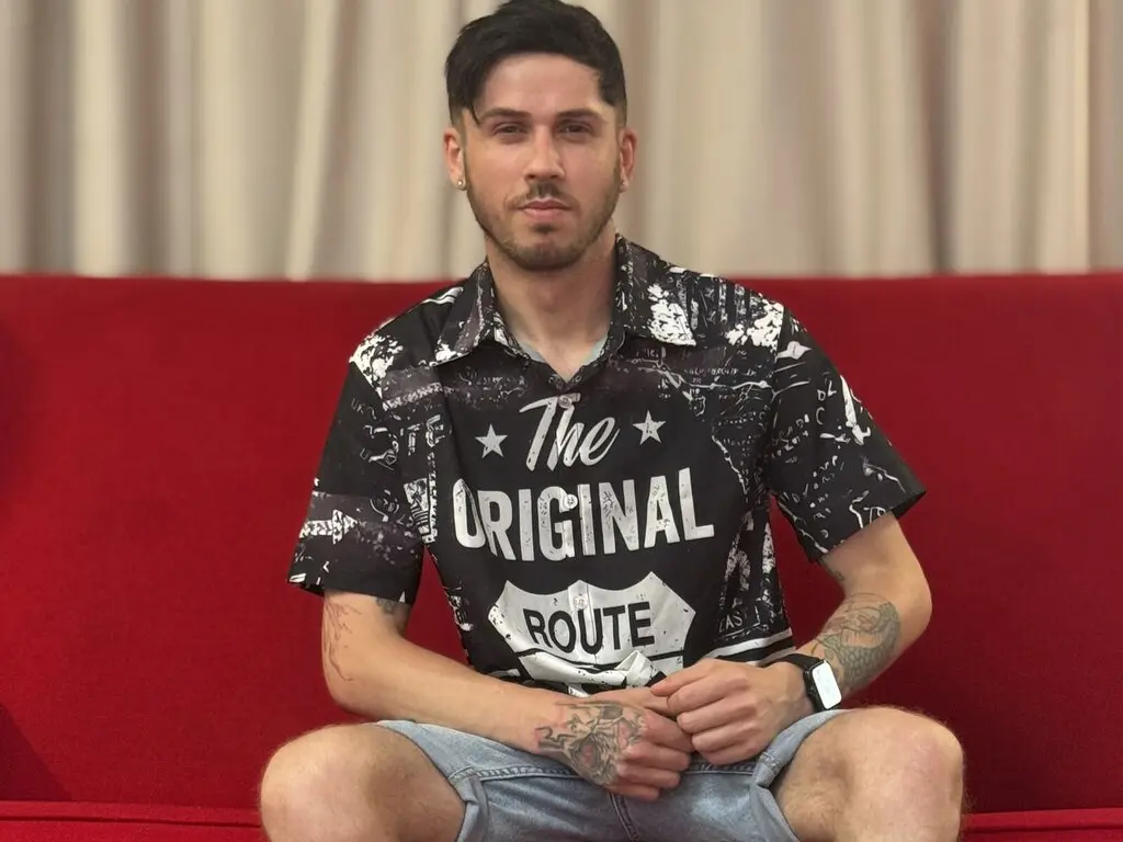 Join JonahShaw’s Live Webcam Show