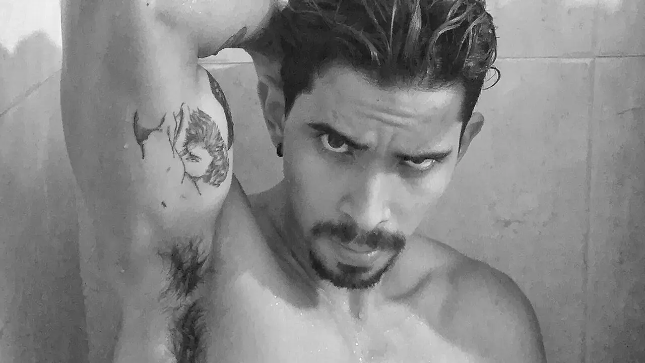 Join JoseValero’s Live Webcam Show