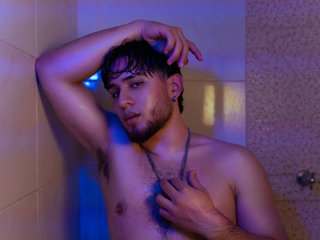 Join JustinNogueira’s Live Webcam Show