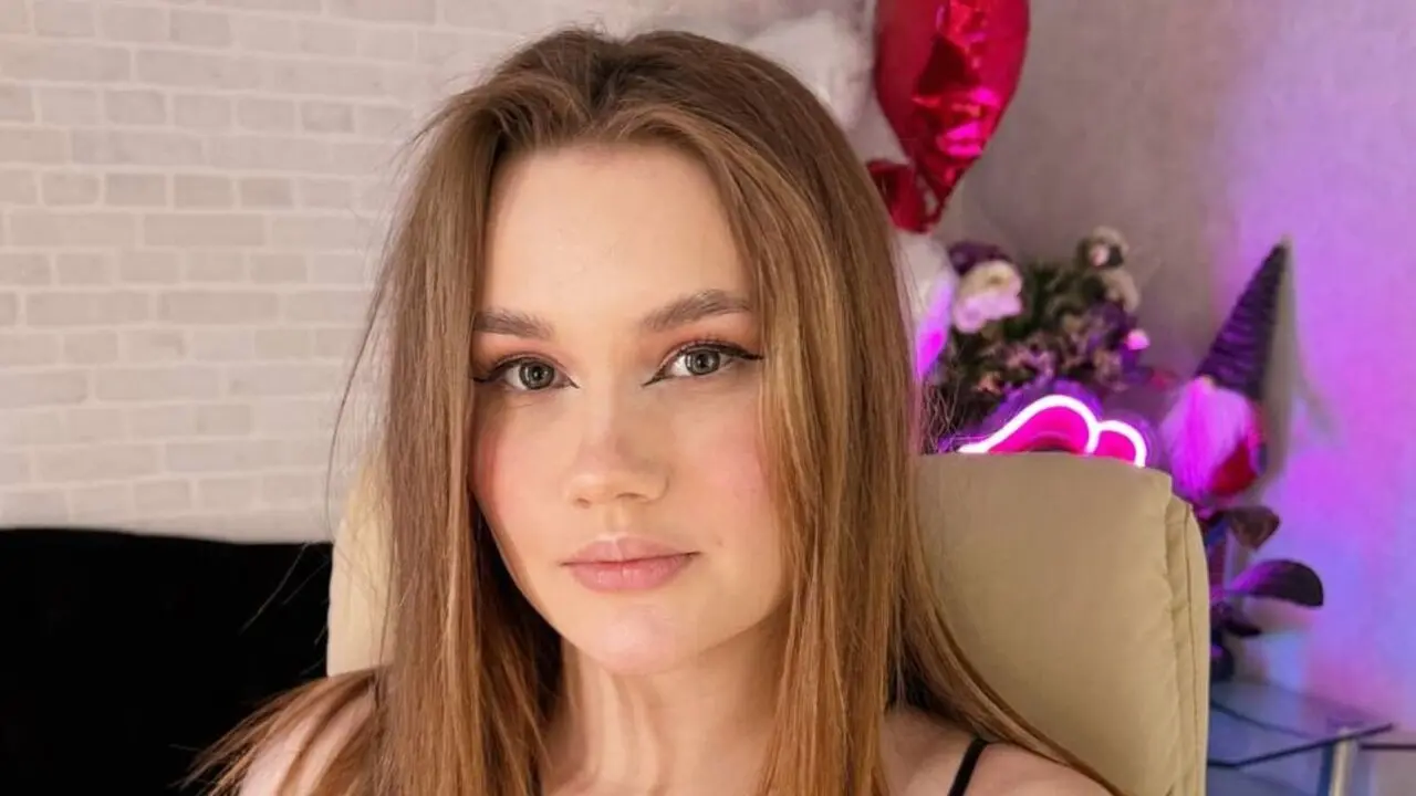 Join KateFaxie’s Live Webcam Show