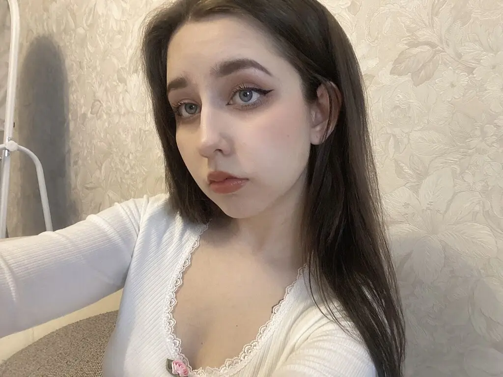 Join KattyWatson’s Live Webcam Show