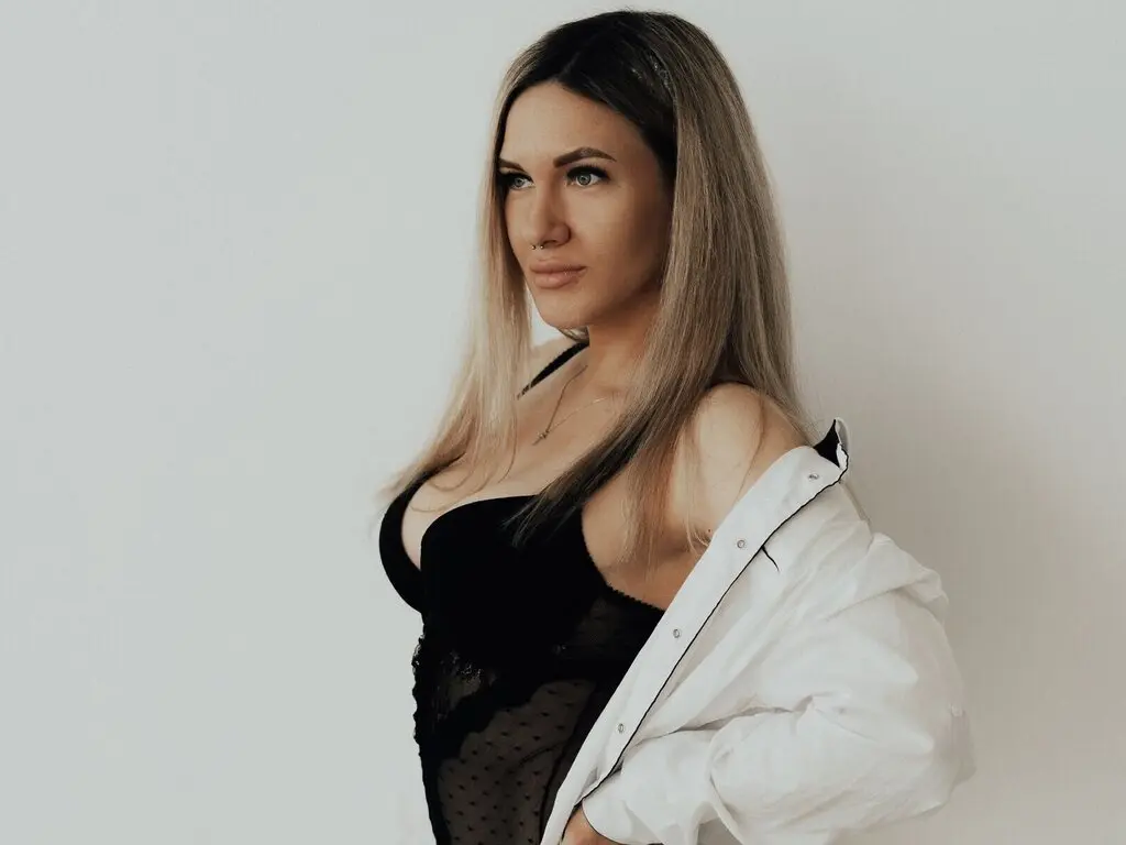 Join KendraNeil’s Live Webcam Show