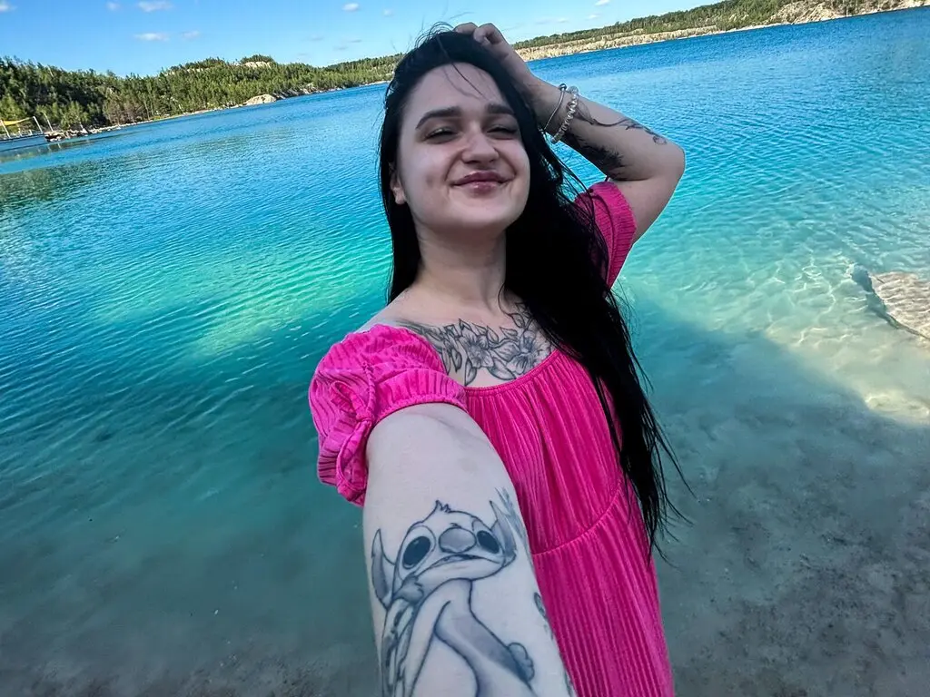 Join KerryBe’s Live Webcam Show