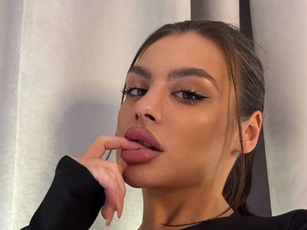 Join KristyDol’s Live Webcam Show