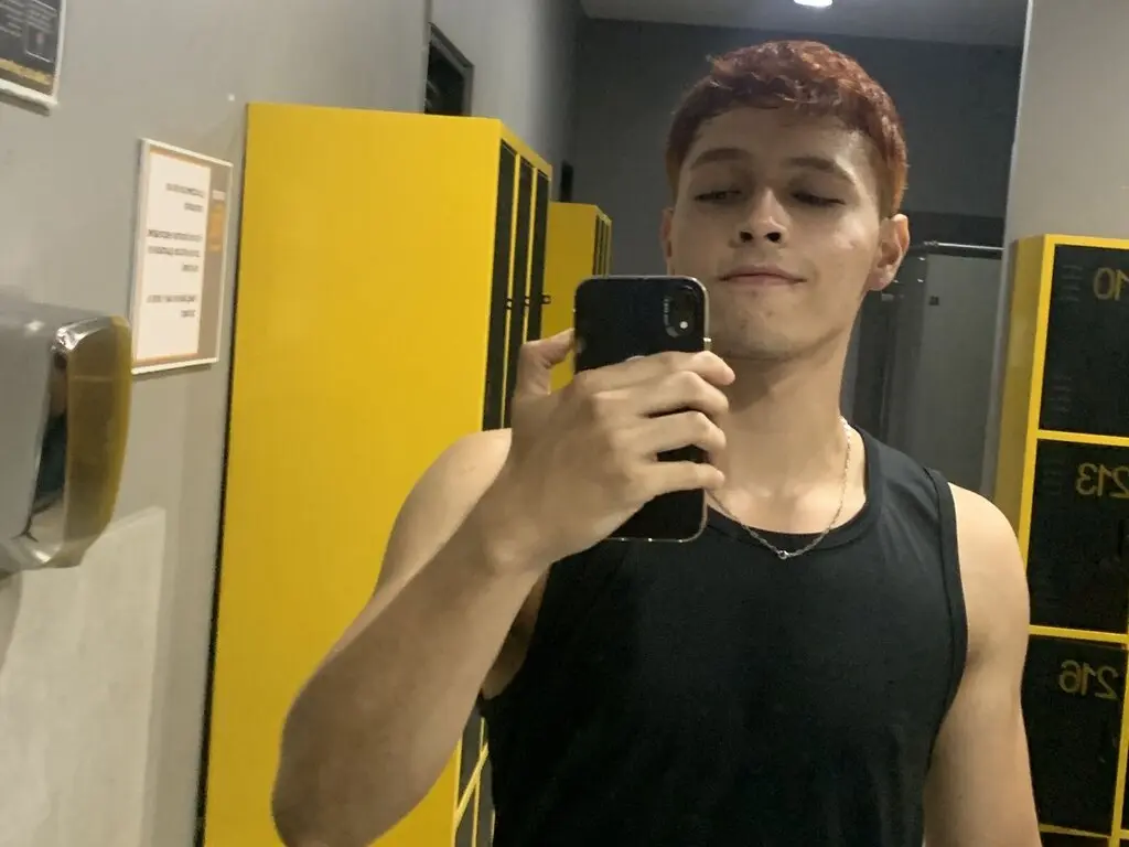 Join LiamAndrews’s Live Webcam Show