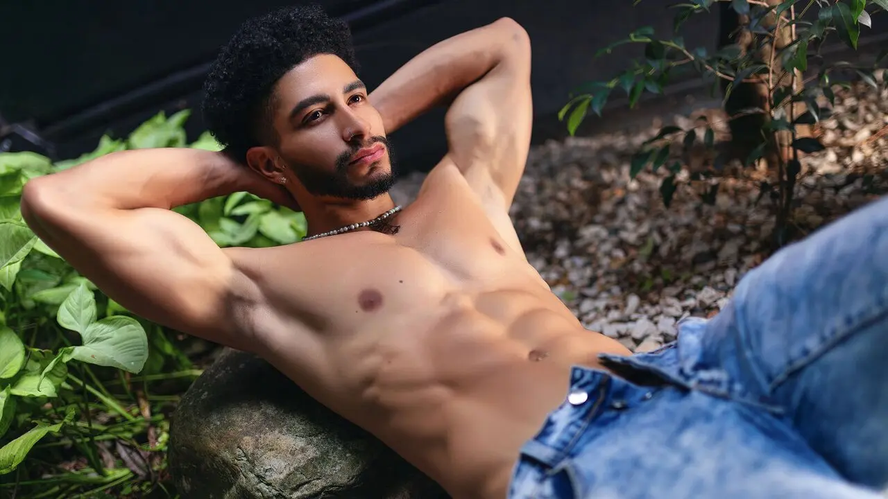 Join LiamMason’s Live Webcam Show