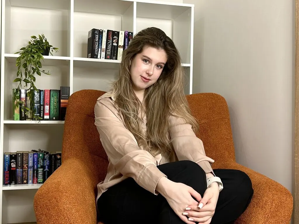 Join LillianDyson’s Live Webcam Show
