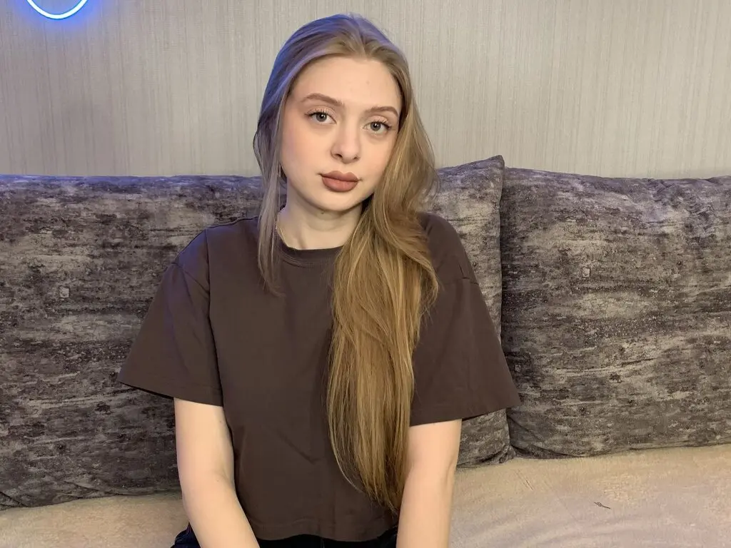 Join LilyBaili’s Live Webcam Show