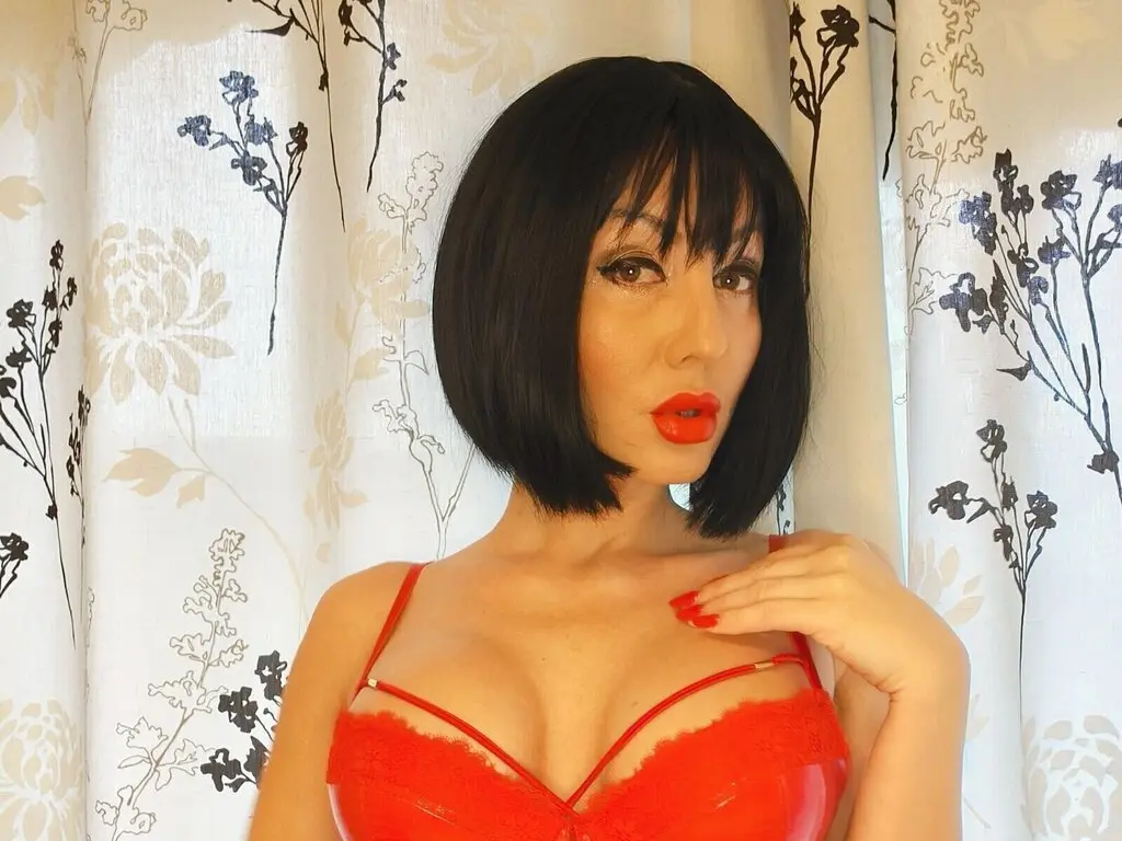 Join LissaCass’s Live Webcam Show