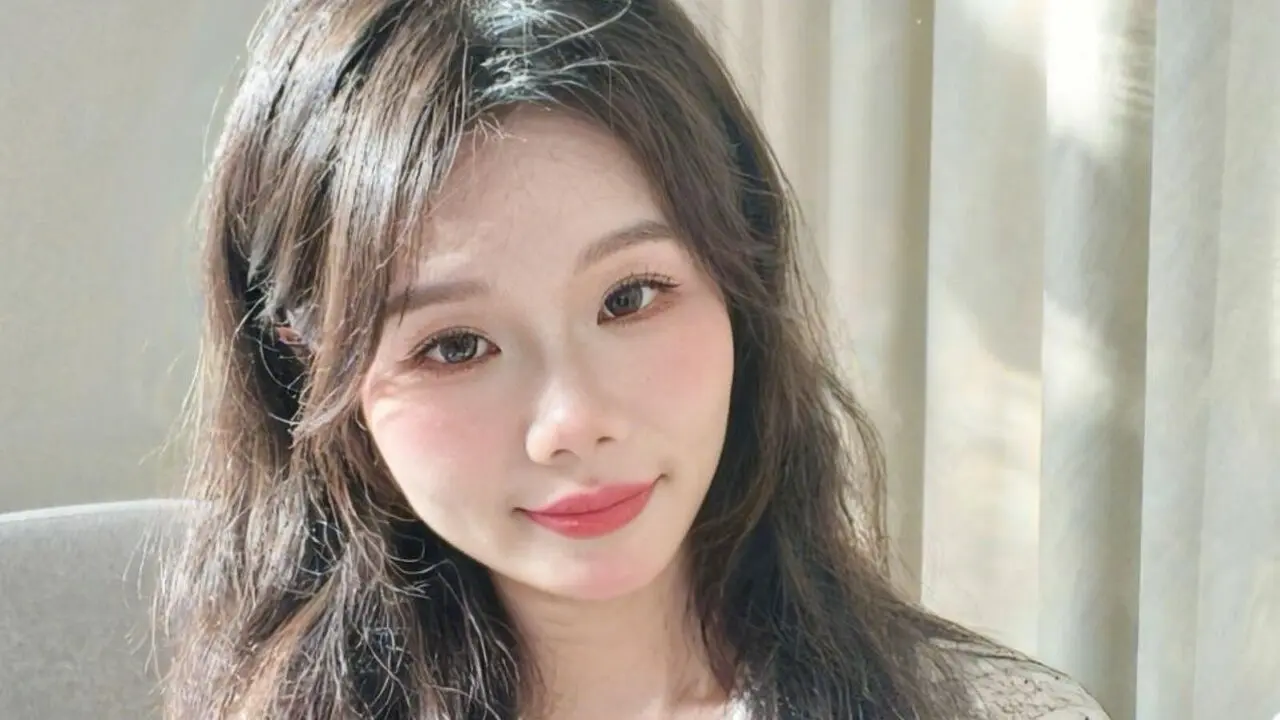 Join lingzi’s Live Webcam Show