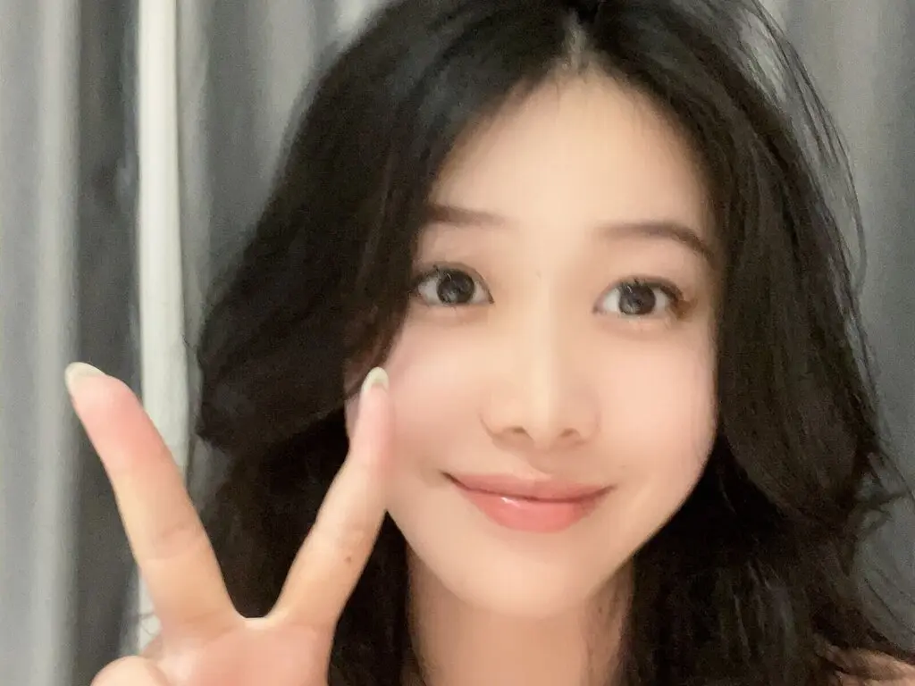 Join liushuang’s Live Webcam Show