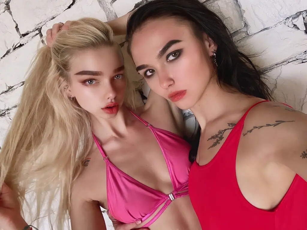 Join LolaAndBlake’s Live Webcam Show