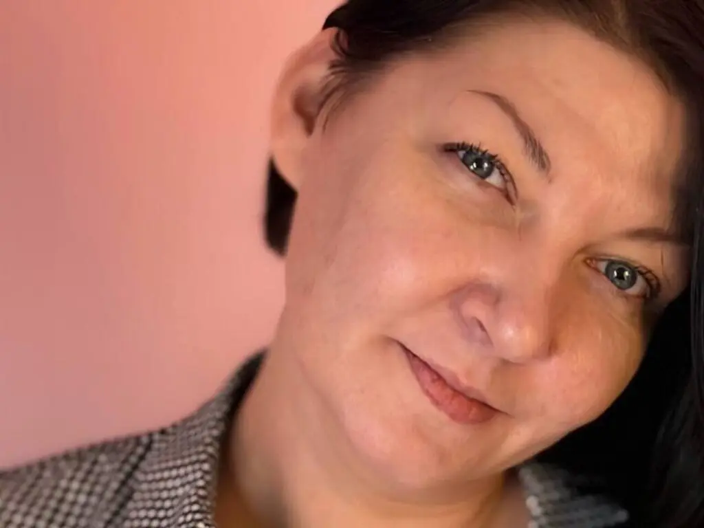 Join LoraMoore’s Live Webcam Show