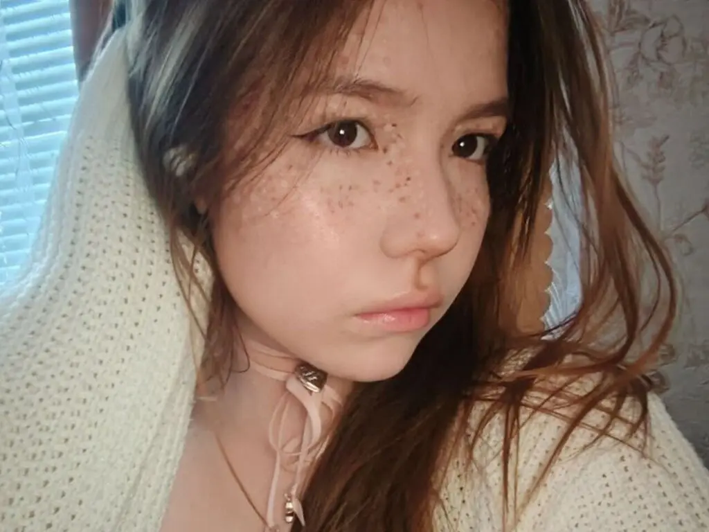 Join LouannMuench’s Live Webcam Show