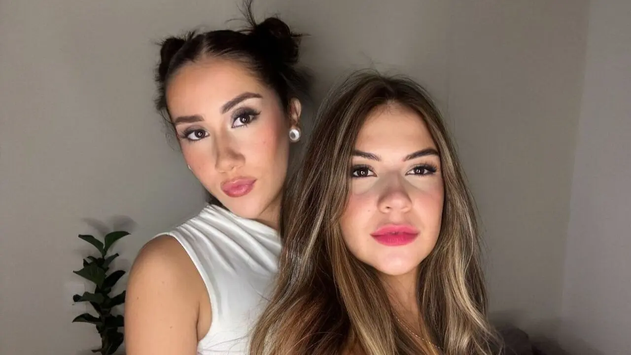 Join LunaAndFyre’s Live Webcam Show