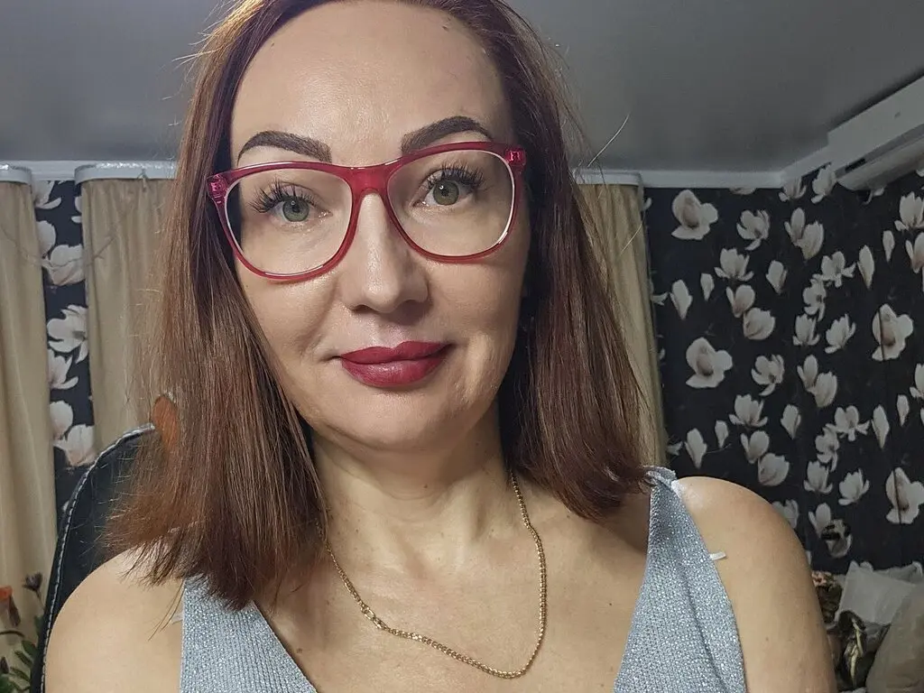 Join LybavaGold’s Live Webcam Show