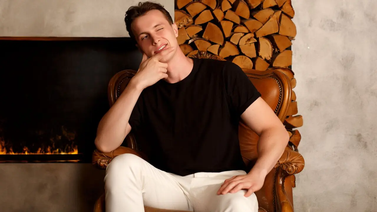 Join MackStoch’s Live Webcam Show