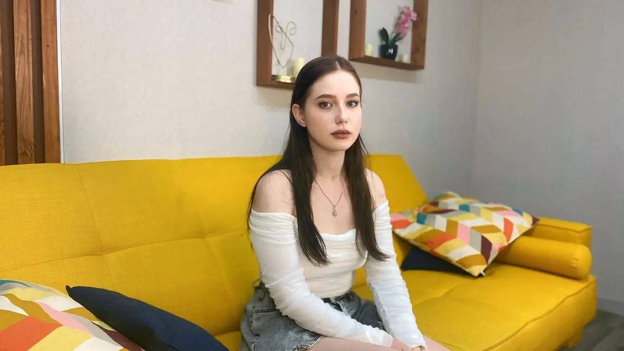 Join MadisonRamons’s Live Webcam Show