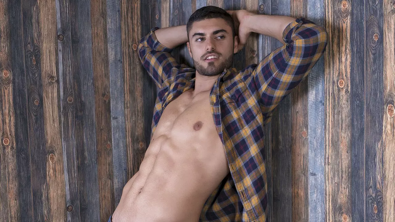Join MagicJacob’s Live Webcam Show