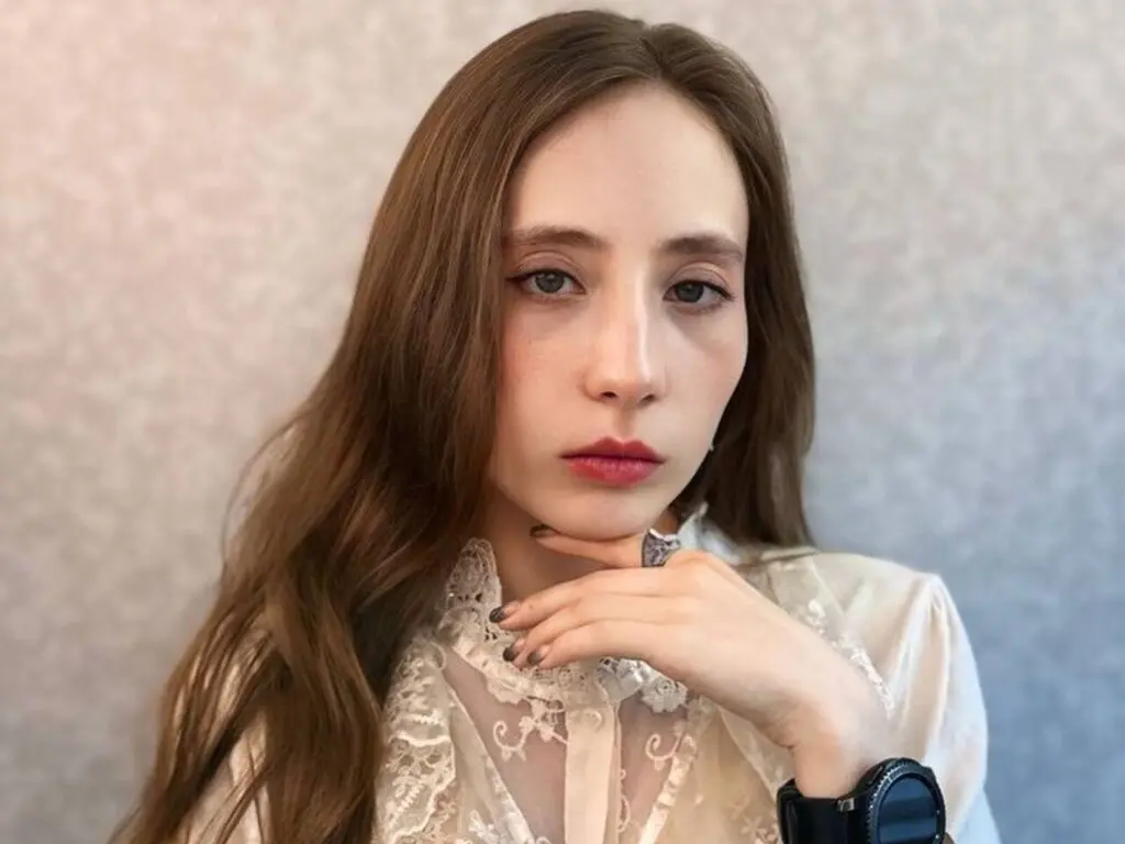 Join MamieyCunis’s Live Webcam Show