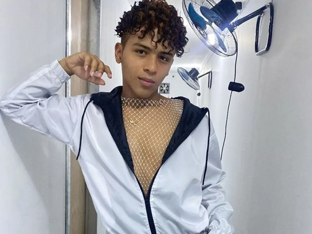 Join ManuelMateus’s Live Webcam Show