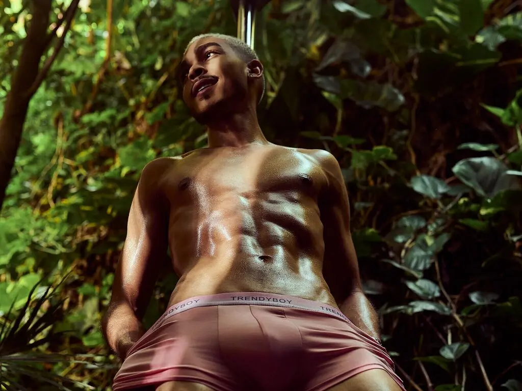 Join MarcusRain’s Live Webcam Show