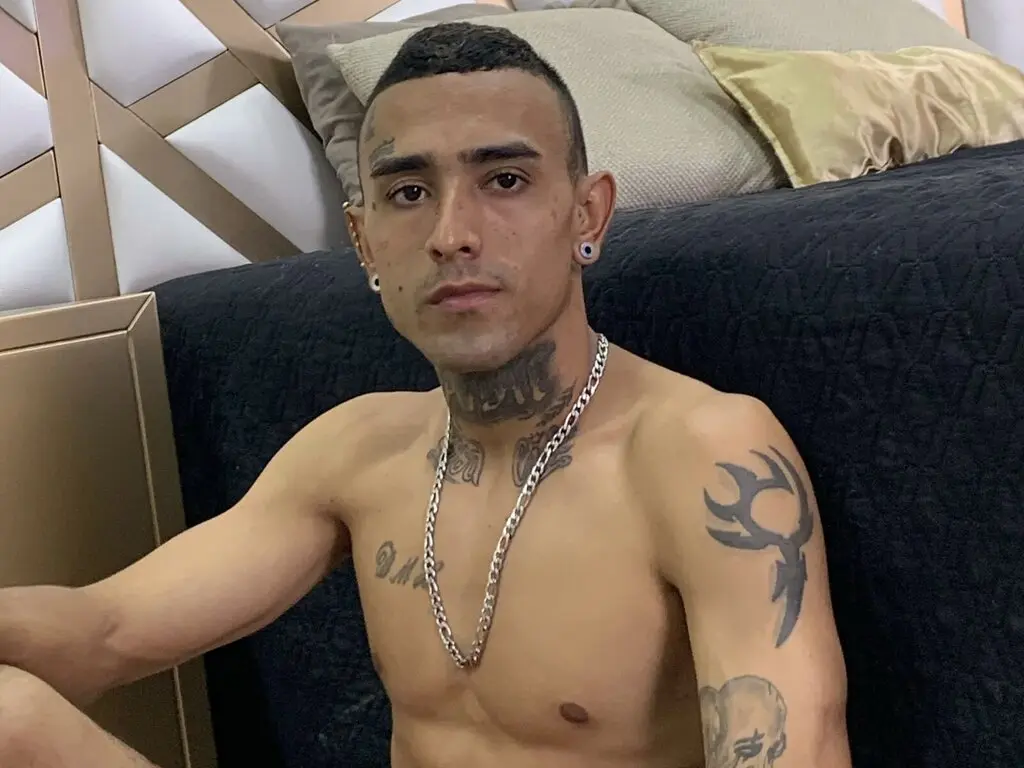 Join MaxSmithh’s Live Webcam Show
