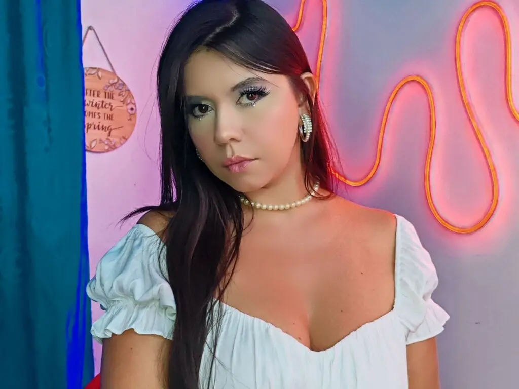 Join MeganPicozzi’s Live Webcam Show