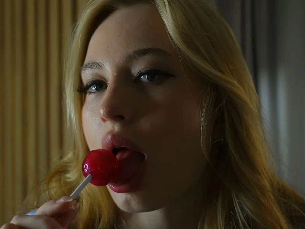 Join MeghanHickory’s Live Webcam Show
