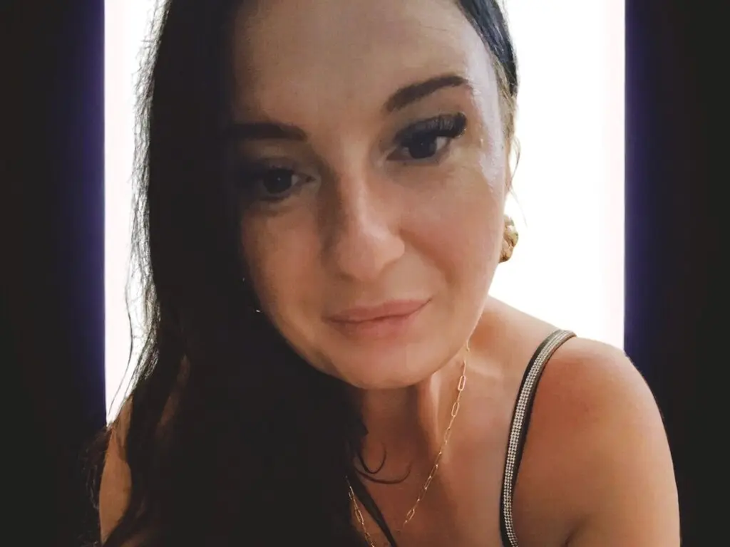 Join MelaniaKane’s Live Webcam Show