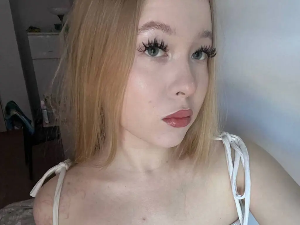 Join MellisaLane’s Live Webcam Show