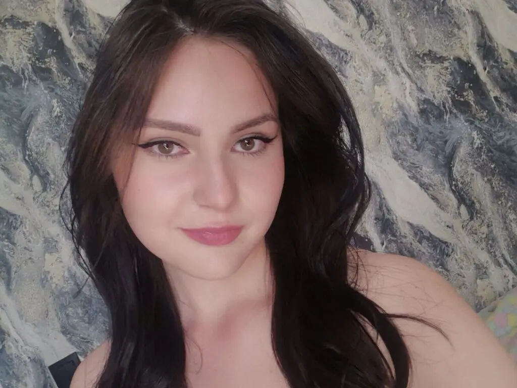 Join MeriAdals’s Live Webcam Show