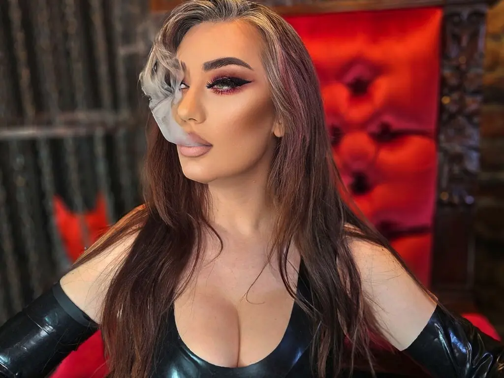 Join MiaLucy’s Live Webcam Show