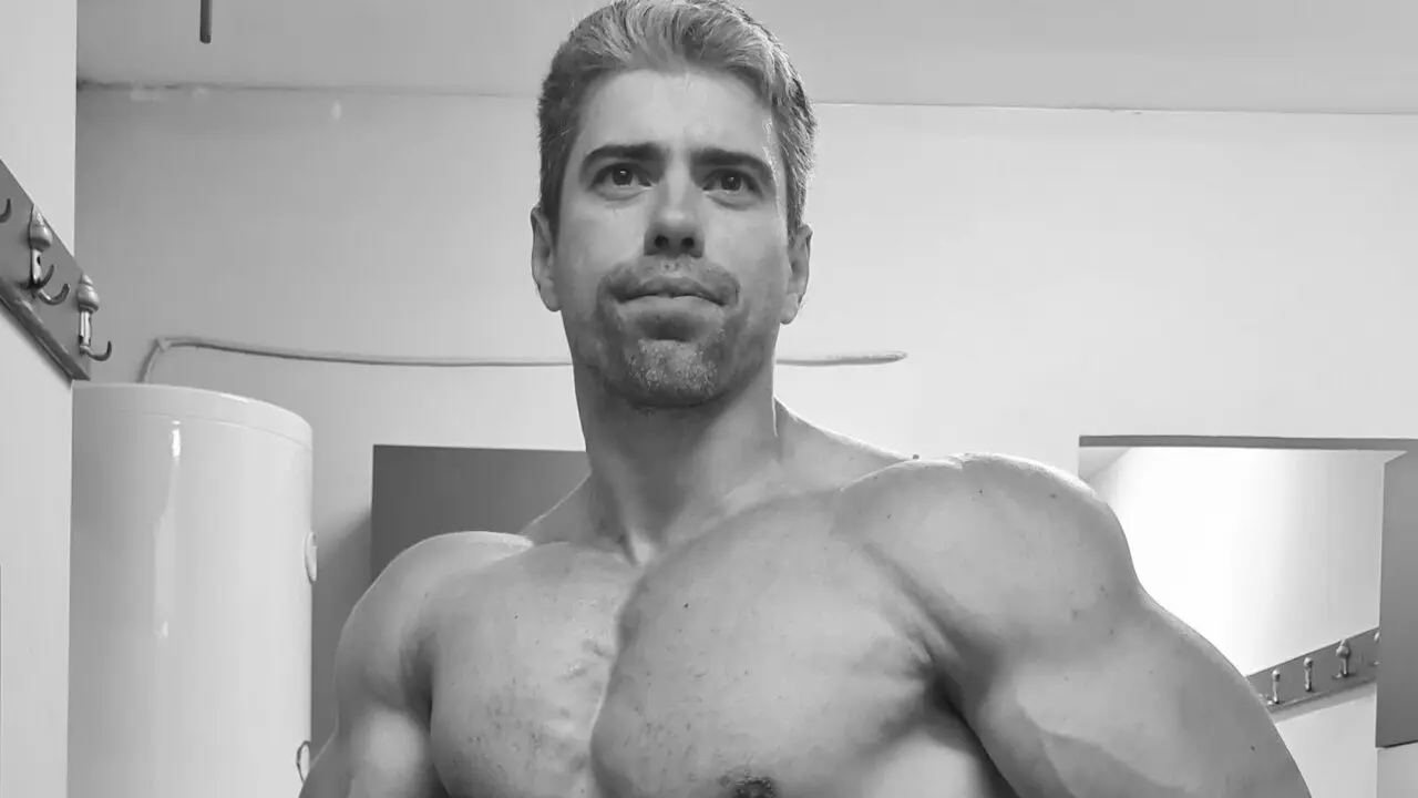 Join MichelPetra’s Live Webcam Show