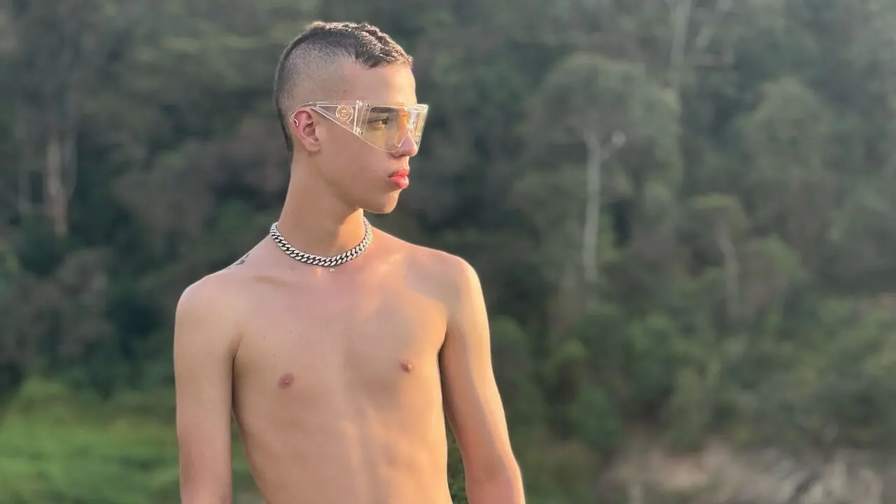 Join MillerAndy’s Live Webcam Show