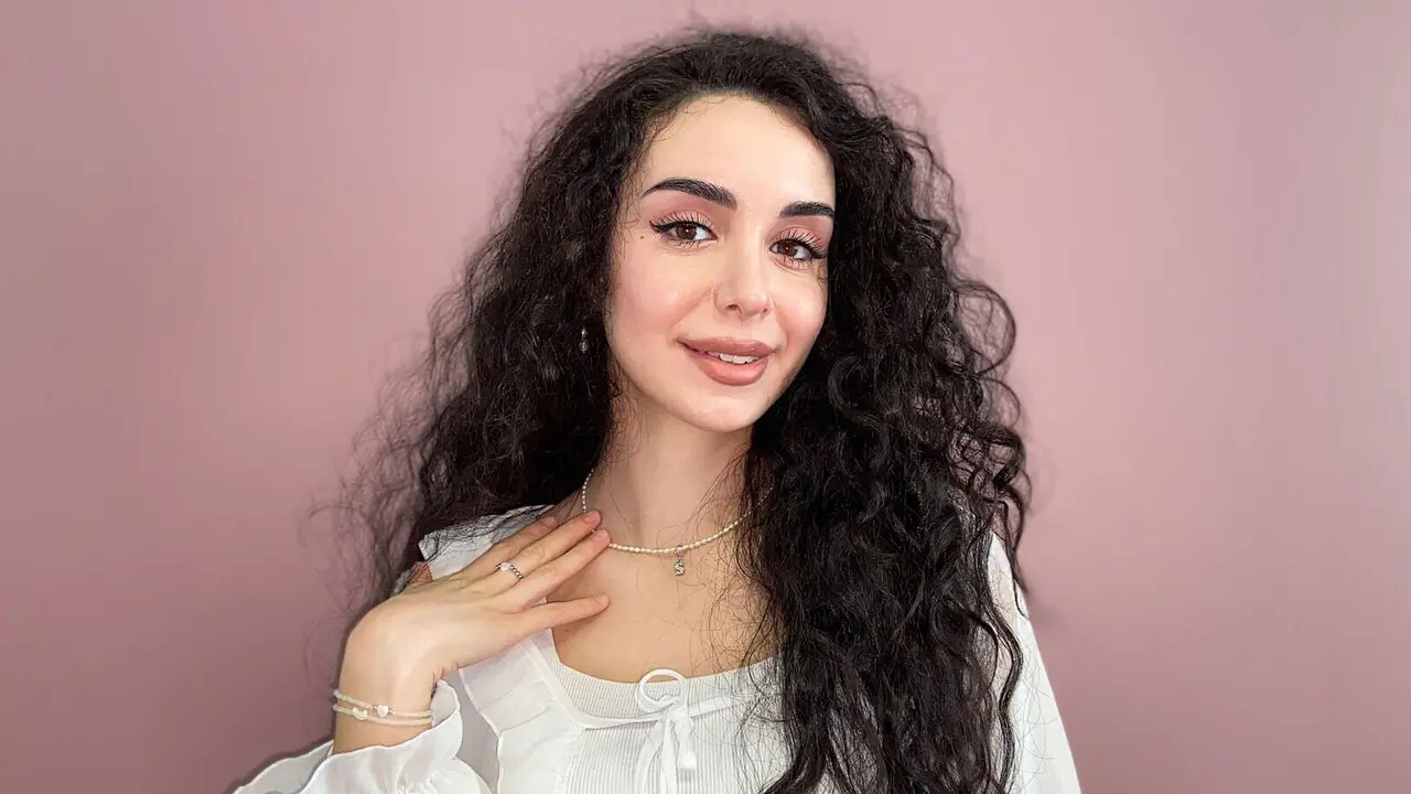 Join MirayaRoss’s Live Webcam Show